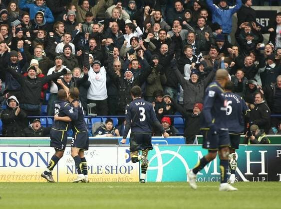 Football Bolton Wanderers v Tottenham Hotspurs, Reebok Stadium FA Cup 14 02 2010 Tottenham celebrate in front of their fans -  o0 Jubel, Freude,