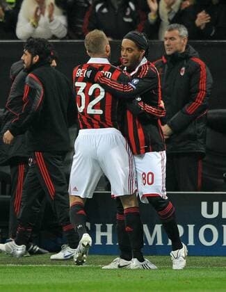 Football AC Milan vs Manchester United UEFA Champions League, San Siro Stadium 15 02 2010. David Beckham l. of AC Milan celebrates their goal with Ronaldinho  o0 Jubel Freude