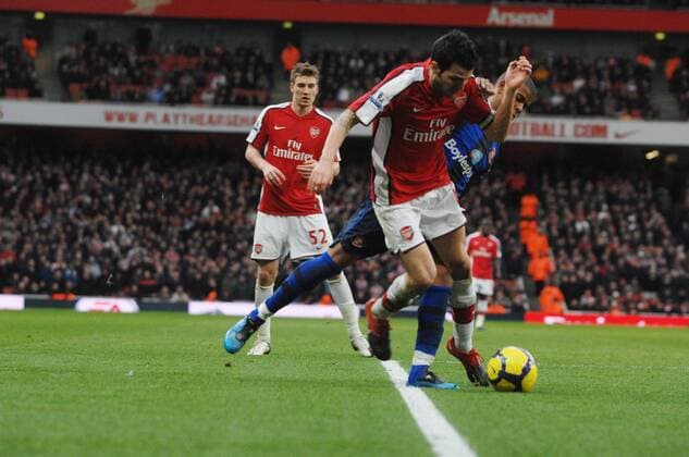 Cesc Fabregas (Arsenal, L) challenged by Frazer Campbell - Arsenal FC London - Sunderland AFC - 