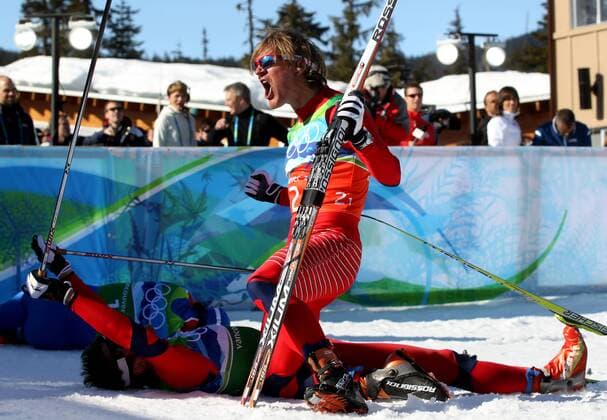 Whistler , 220210 , Olympische Spiele Vancouver 2010 , Langlauf Teamsprint Herren - Öystein Pettersen (R) und Petter Northug (Olympiasieger aus Norwegen) jubeln o0 Freude Jubel, Sieg, Olympiasieg