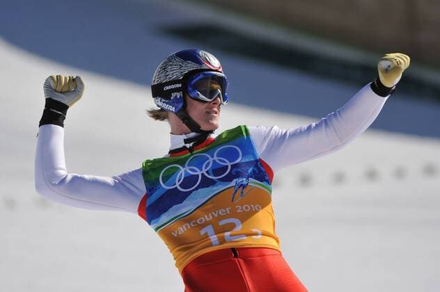 Austria s Thomas Morgenstern celebrates as he lands his final jump in the Men s Team Ski Jump during the 2010 Vancouver Winter Olympics in Whistler, Canada on February 22, 2010.  OLY20100222716 o0 Jubel, Freude