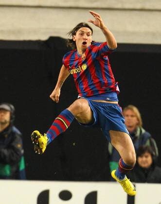 Zlatan Ibrahimovic ( Barca) - VFB Stuttgart (weiß) vs FC Barcelona - Champions League, Achtelfinale, Stuttgart, 23.02.2010 CL Saison 2009 2010 o0 Barca
