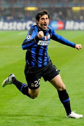 Mailand 24 02 2010 - Champions League Inter Mailand (blau) - Chelsea FC (weiß) Diego Milito  o0 Jubel Freude Emotionen
