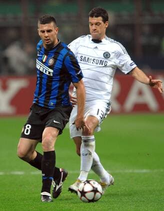 THIAGO MOTTA (L) Inter, MICHAEL BALLACK FC CHELSEA Milano 24 2 2010 Stadio Giuseppe Meazza Inter Chelsea Champions League 2009 2010 ANDREAXSTACCIOLI