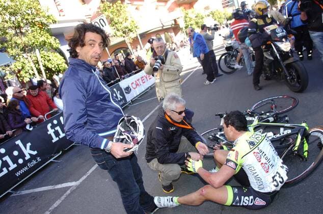 2010, Giro di Sardegna, tappa 04 Carbonia - Iglesias, ISD 2010, Oscar Gatto (R), Angelo Citracca (L), Iglesias  o0 Verletzung