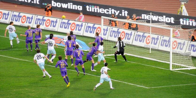 Sebastiano SIVIGLIA (Lazio, li.) erzielt das Tor zum 1:0 - Lazio Rom (hellblau) vs. AC Florenz (lila) - ANDREAXSTACCIOLI o0 ACF Fiorentina