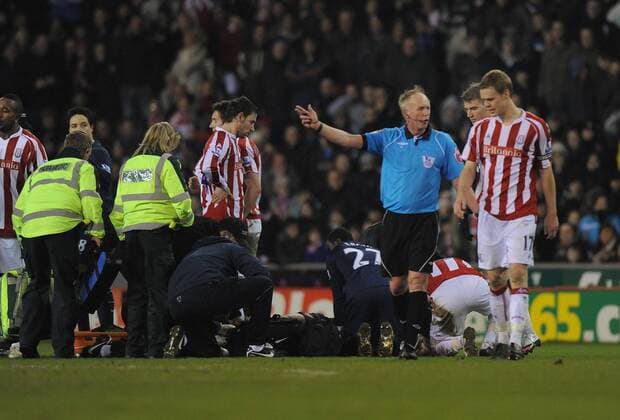 Ryan Shawcross of Stoke City glances towards Aaron Ramsey of FC Arsenal as he is sent off by Referee Peter Walton Barclays Premier League Stoke City v FC Arsenal 27th February, 2010 EDITORIAL USE ONLY. No use with unauthorised audio, video, data, fixture lists, club league logos or live services. Online in-match use limited to 120 images, no video emulation. No use in betting, games or single club league player publications.