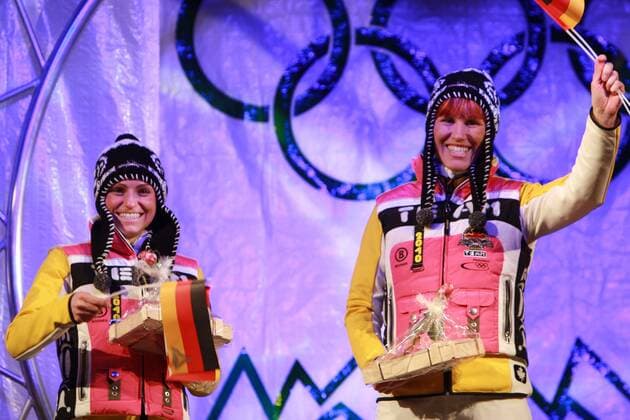 Empfang der Thüringer Olympioniken im Kurpark Oberhof , 030310 , Kurpark Empfang der Thüringer Olympioniken - Andrea HENKEL (li.) und Kati WILHELM (beide Biathlon Deutschland)