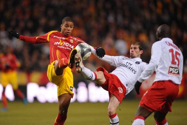 RC Lens (Rot) vs Paris St. Germain PSG (Weiß) - Kevin Monnet Paquet l. Christophe Jallet c. - JBAutissier 