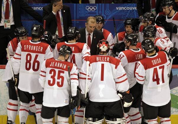 Hockey USA vs Swiss - National coach Ralph Krueger (SUI)  o0 Mannschaftsbesprechung Totale Nationaltrainer