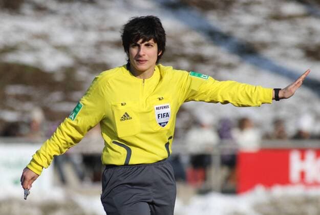 Schiedsrichterin Riem Hussein Frauenfussball 1. BL 07.03.2010 Aschheim b. München FC Bayern München - 1. FFC Frankfurt