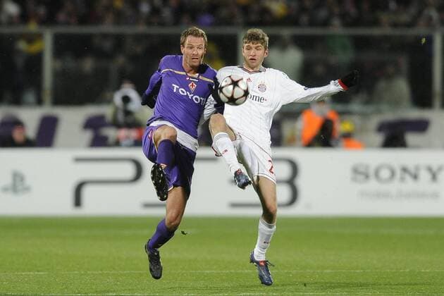 Firenze 9 03 2010 - Champions League AC Florenz - FC Bayern München, Thomas Müller (Bayern, re.) gegen Cesare Natali (ACF Fiorentina) - 