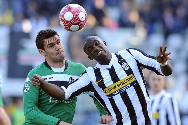 14 03 2010 - serie A Juventus Turin (schwarz weiß) - AC Siena(grün) Mohammed Sissoko (R) Alexandros Tziolis 