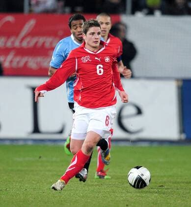St. Gallen, 03.03.2010 - Schweiz vs Uruguay --- Pirmin Schwegler (SUI) 