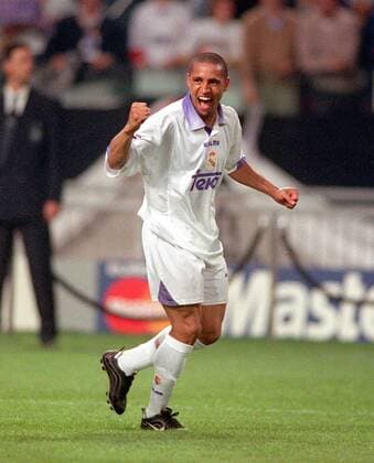 ROBERTO CARLOS (REAL MADRID) CELEBRATES ON THE FINAL WHISTLE - JUVENTUS TURIN - REAL MADRID -  o0 Freude Jubel Sieg Finale