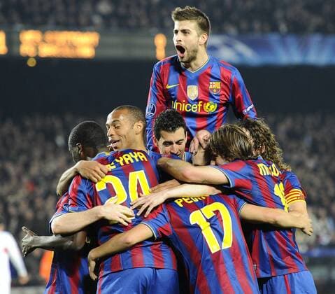 Jubel FC Barcelona - obenauf Gerard Pique, 2L Thierry Henry  o0 Jubel Freude