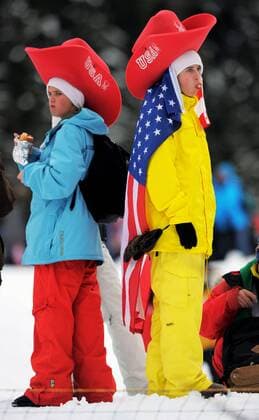 Olympia 2010 - Biathlon - 12,5km Verfolgung - Fans aus den USA o0 Zuschauer o00 Essen, Verpflegung kurios