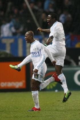 Olympique Marseille (Weiß) vs Olympique Lyon (Rot) - Jubel Charles KABORE l.. mit Taye TAIWO NLEGOUICFEP  o0 Jubel Freude