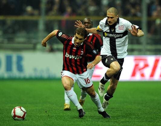 Mathieu FLAMINI Milan, Stefano MORRONE Parma -- FC Parma (weiß)-AC Milan. Serie A 2009 2010 NicoloXZangirolami