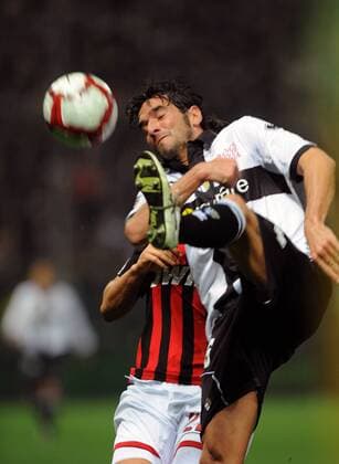 Alessandro LUCARELLI Parma, Gianluca ZAMBROTTA Milan - FC Parma (weiß)-AC Milan. NicoloXZangirolami