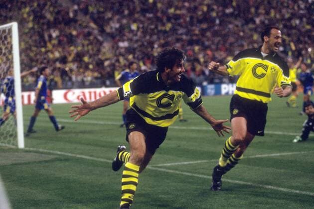 Karl Heinz Riedle (li.) und Jürgen Kohler (beide Borussia Dortmund) - Torjubel Fußball EC 1 Herren Champions League 1996 1997 Finale Gruppe München