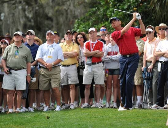Davis Love III. (USA) hits from the gallery on the 18th hold during the second round of the Arnold Palmer Invitational at the Bay Hill Club and Lodge in Orlando, Florida on March 26, 2010.  ORL20100326305 o0 Fan, Publikum,