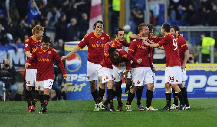 27.03.2010 - Serie A 2009 2010 - AS Rom (rot) vs Inter Mailand (blaue Streifen) --- Jubel von Daniele De Rossi (3.v.re.)  o0 Jubel Freude