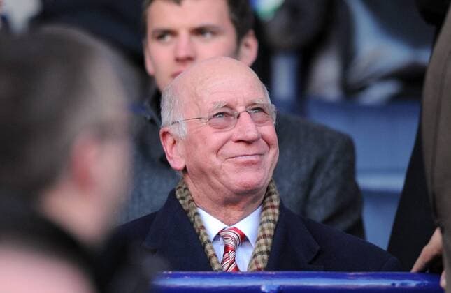 Sir Bobby Charlton (England) takes his seat before the game Barclays Premier League Bolton Wanderers v Manchester United 27th March, 2010 EDITORIAL USE ONLY. No use with unauthorised audio, video, data, fixture lists, club league logos or live services. Online in-match use limited to 120 images, no video emulation. No use in betting, games or single club league player publications. o0 Freude Publikum