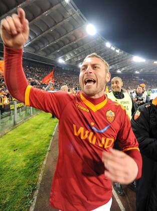 Daniele De Rossi (AS Rom) - 27 3 2010 Stadio Olimpico. AS Rom (rot) - Inter Mailand (schwarz blau), Serie A 2009 2010 - ANDREAXSTACCIOLI