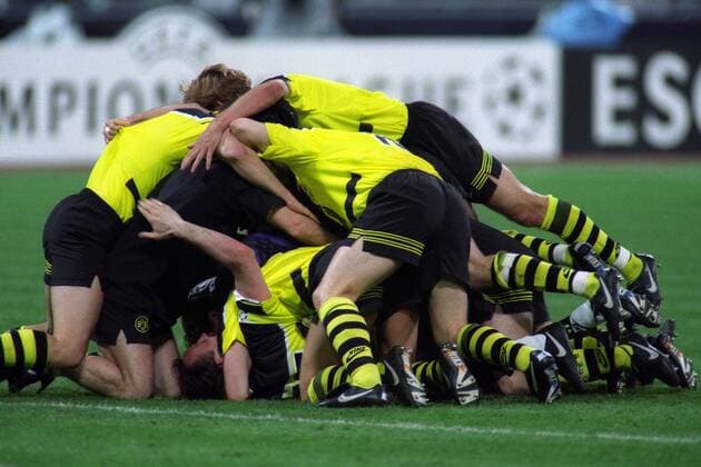 Schlussjubel BVB Fußball EC 1 Herren Champions League Finale 1996 1997, Borussia Dortmund, BVB Gruppe München Glück, Freude, Begeisterung,