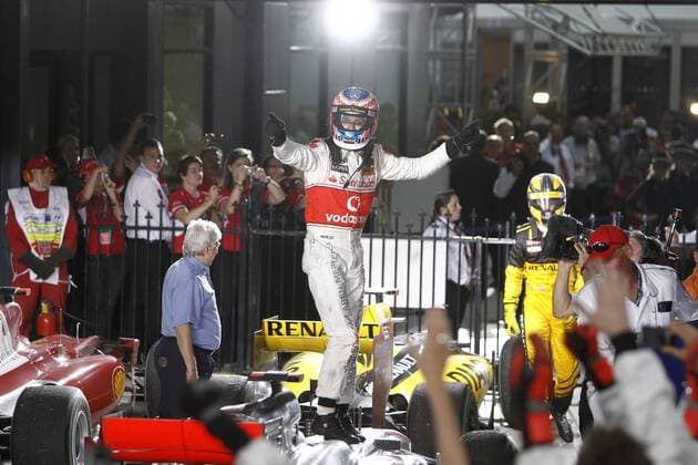 Motorsports Formula 1: World Championship 2010, GP of Australia, winner Jenson Button (GBR, Vodafone McLaren Mercedes), xHOCHxZWEIx