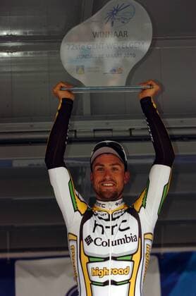 2010, Gent - Wevelgem, Htc - Columbia 2010, Bernhard Eisel, Wevelgem  o0 Siegerehrung Etappensieg Jubel Freude Objekte Pokal Trophäe