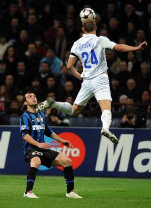 Goran PANDEV (Inter), Vasili Berezutski (CSKA) - Mailand 31.3.2010, Champions League, Inter Mailand (blau) - CSKA Moskau (weiß) -
