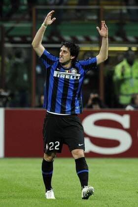 Mailand, 31.03.2010, Champions League, Inter Mailand (blau) - CSKA Moskau (weiß): Jubel von Diego Milito  o0 Freude Einzelbild Freisteller