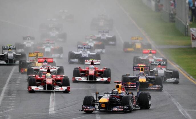 Motorsports Formula 1: World Championship 2010, GP of Australia, Sebastian Vettel (GER, Red Bull Racing, front), xHOCHxZWEIx o00 Start Starter, Startefeld, Fahrer Fahrerfeld, Startsituation,
