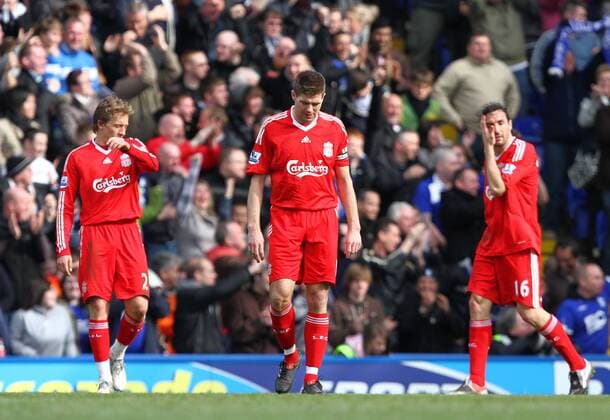 Birmingham City (blue) vs. FC Liverpool (red) 04.04.10 - Steven Gerrard (C) dejection with Lucas (L) and Sotiros Kyrgiakos after the first Birmingham goal.  o0 enttäuscht