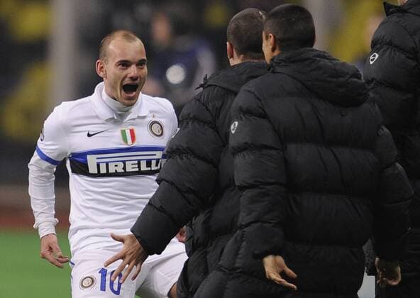 MOSCOW, RUSSIA. APRIL 6, 2010. Inter s Wesley Sneijder (L) reacts after scoring a goal during a UEFA Champions League game CSKA Moscow vs. Inter Milan.  Aufmacher RE0CC486 o0 Jubel, Freude