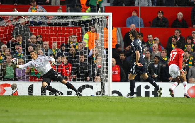 NANI (Manu 17 r.) schiesst das Tor zum 2-0 vs Torwart Hans Jörg Butt und Daniel van Buyten (beide Bayern) - Manchester United - FC Bayern Muenchen ( - ) Fussball Champions League, Viertelfinale , Rueckspiel, Manchester, 07.04.2010 CL Saison 2009 2010