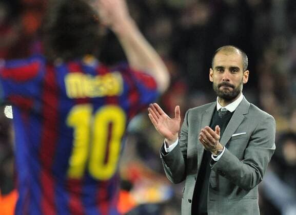 Football - soccer: UEFA Champions League, 2009 2010, FC Barcelona (Barca) - Arsenal FC London, , Trainer Josep Guardiola (re.) applaudiert Lionel Messi (beide FC Barcelona) - xHOCHxZWEIx xItalyxPhotoxPressx 