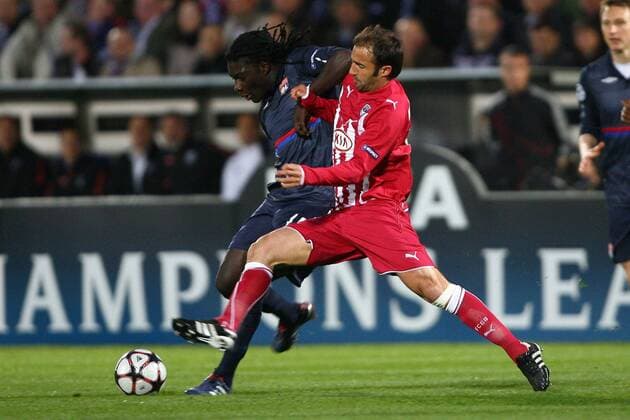 Girondins Bordeaux (rot) - Olympique Lyon (blau), Bafe Gomis (OL), Marc Planus (GDB) - Champions League - - EddyLEMAISTRE 