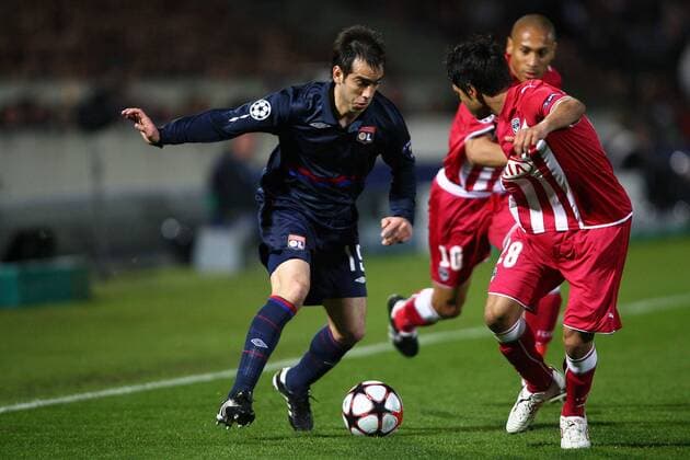 Girondins Bordeaux (rot) - Olympique Lyon (blau), Cesar Delgado (OL), Benoit Tremoulinas (GDB) - Champions League - - EddyLEMAISTRE 