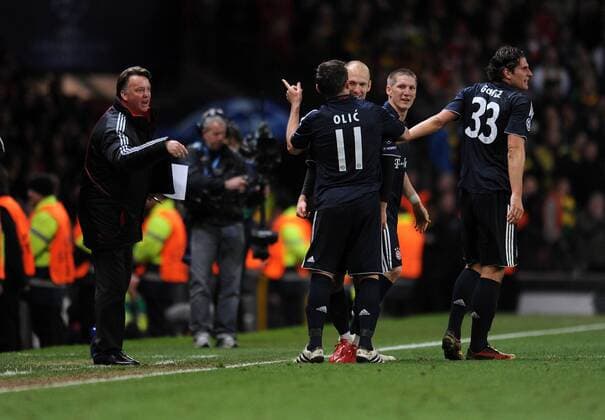 FUSSBALL Champions League Viertelfinal Rückspiel SAISON 2009 2010 Manchester United - FC Bayern München 07.04.2010 JUBEL nach dem Tor zum 3:2 Trainer Louis van Gaal, Ivica Olic, Arjen Robben, Bastian Schweinsteiger, Mario Gomez (v. li., FCB)  o0 Freude