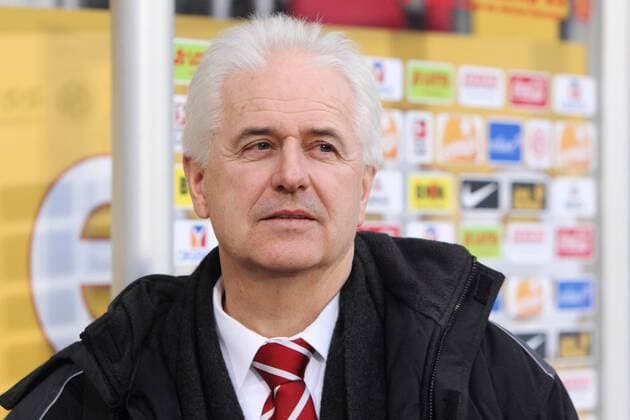 Schiedsrichterlehrwart EUGEN STRIGEL (GER) - FSV Mainz 05 (rot) - 1. FC Köln (schwarz)