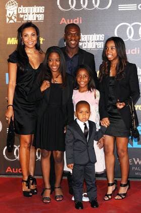 Clarence Seedorf (NED) with wife Luviana and children CHAMPIONS FOR CHILDREN CHARITY GALA -  PMFxPicturePerfect o0 Frau Familie Kind Sohn Tochter Familienfoto