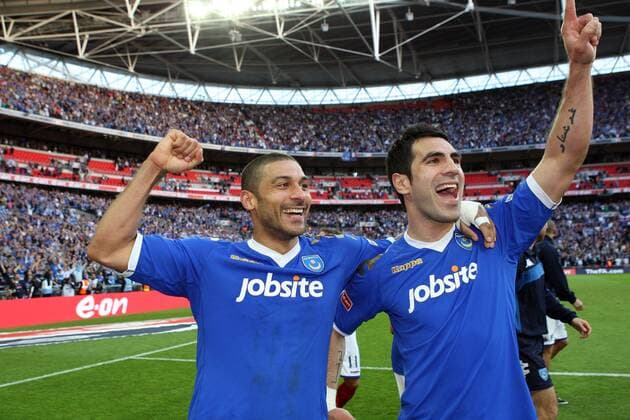 Football The FA Cup Semi-Final: Tottenham Hotspur (white) vs Portsmouth FC: Portsmouth FC s Ricardo Rocha and Hayden Mullins (L) celebrates after the match at Wembley Stadium 11 04 2010  o0 Jubel Freude