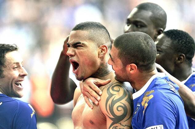 Kevin-Prince Boateng of Portsmouth FC (L) celebrates scoring his side s second goal - FA Cup Semifinal Tottenham Hotspur (white) v Portsmouth FC (blue) 11th April, EDITORIAL USE ONLY. No use with unauthorised audio, video, data, fixture lists, club league logos or live services. Online in-match use limited to 120 images, no video emulation. No use in betting, games or single club league player publications. o0 nackt Jubel Freude