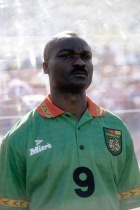 Roger Milla (Kamerun) - Nationalhymne Fußball WM Herren WM 1994, Länderspiel, Nationalteam, Nationaltrikot Porträt Los Angeles, LA, L.A.