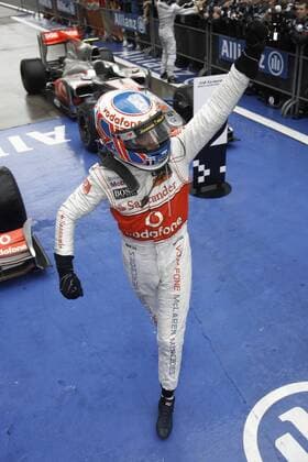 Motorsports Formula 1: World Championship 2010, GP of China, winner Jenson Button (GBR, Vodafone McLaren Mercedes), xHOCHxZWEIx o0 Freude Jubel Sieg