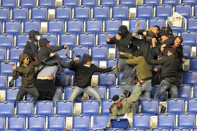 18 04 2010 - Ausschreitungen während der Partie Lazio Rom vs. AS Rom -  o00 Derby, Spannung,