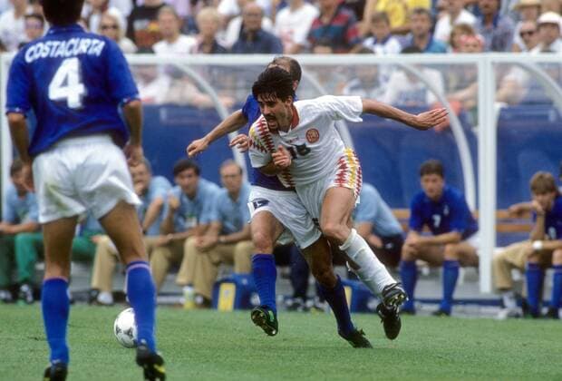 Jose Luis Caminero (Spanien, re.) gegen Antonio Conte (Italien) Fußball WM Herren WM 1994, Länderspiel, Nationalteam, Nationaltrikot, Italien - Spanien 2:1 Gruppe Boston Dynamik, Kampf,